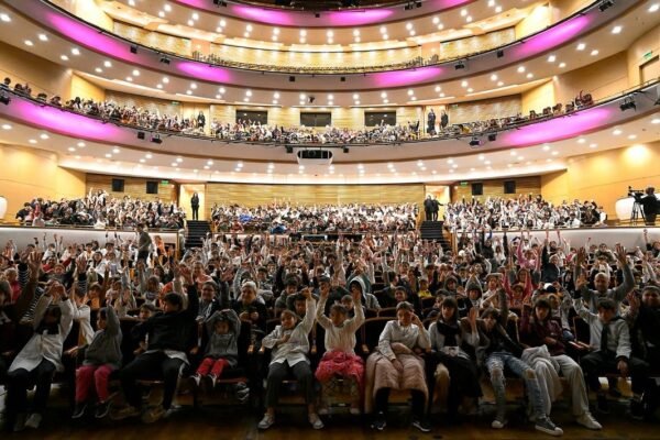 NIÑOS DE CIUDAD DEL PLATA DISFRUTARON DEL TEATRO POR «INFANCIAS AL TEATRO» NIÑOS DE CIUDAD